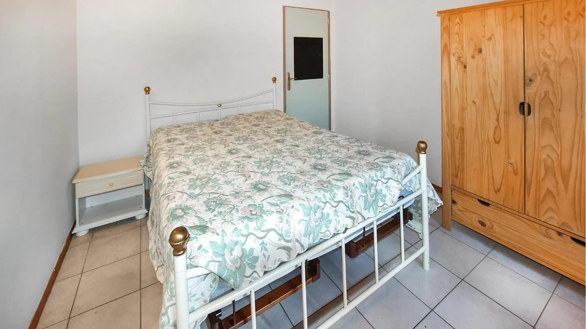 Holiday home Lovely Home In Uchaux With Outdoor Swimming Pool