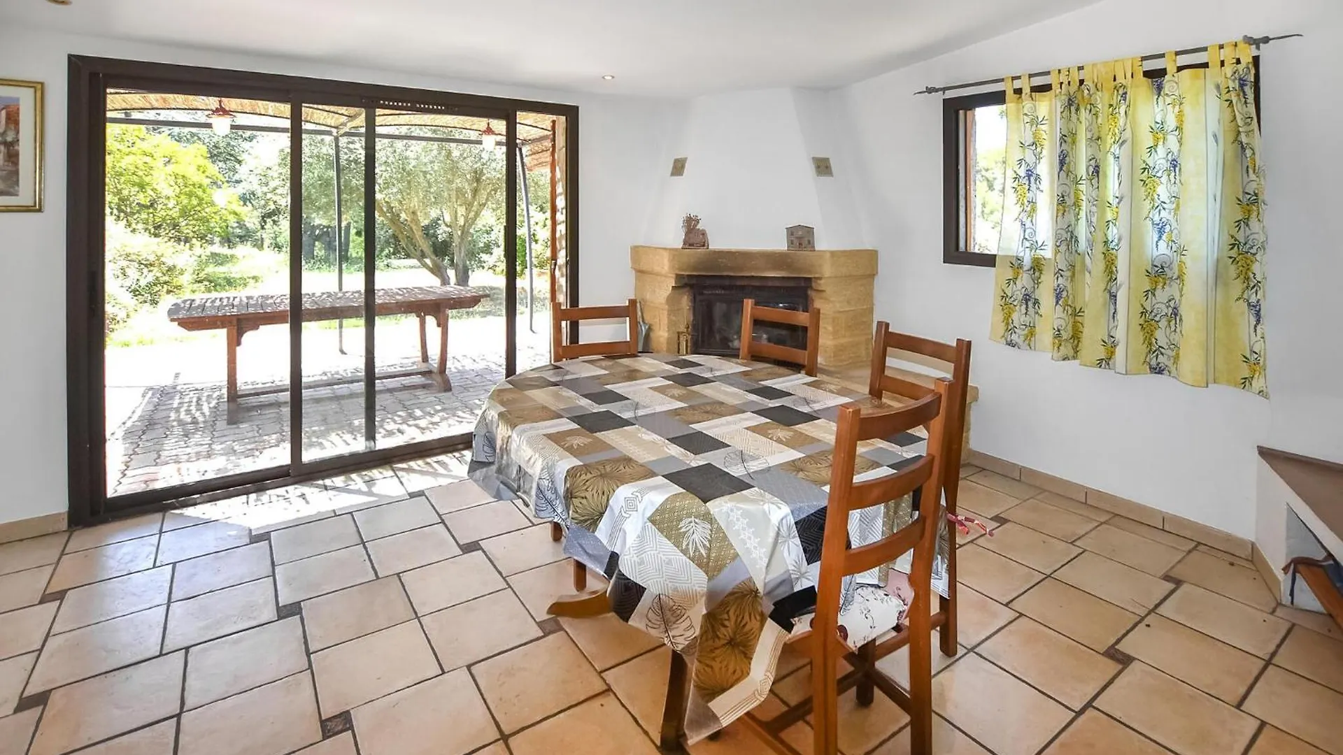 Lovely Home In Uchaux With Outdoor Swimming Pool Holiday home