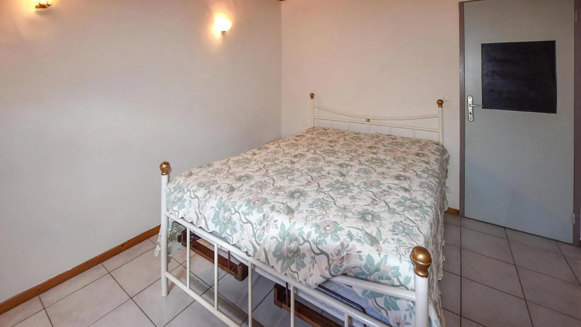 Lovely Home In Uchaux With Outdoor Swimming Pool