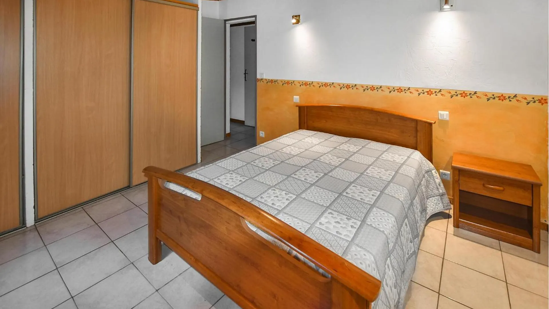 Lovely Home In Uchaux With Outdoor Swimming Pool