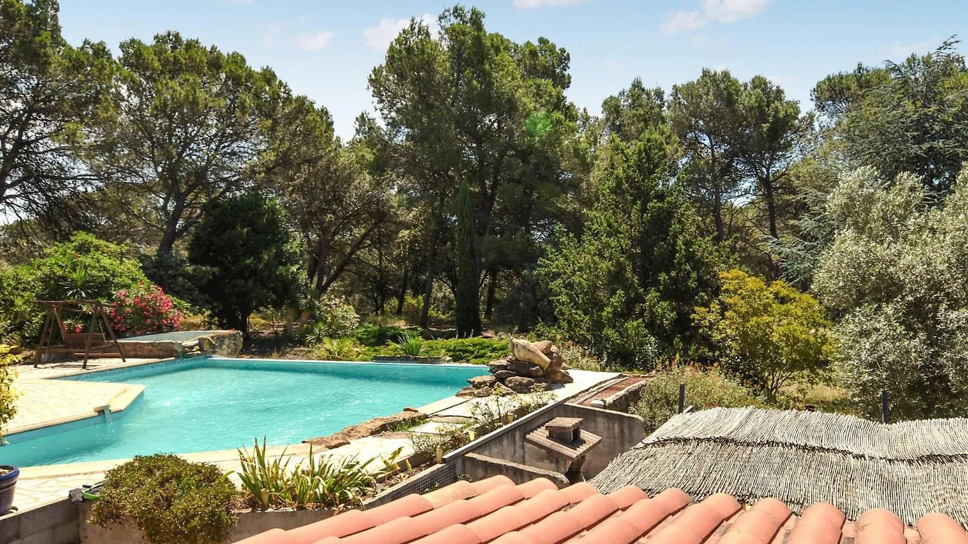 Lovely Home In Uchaux With Outdoor Swimming Pool 0*,