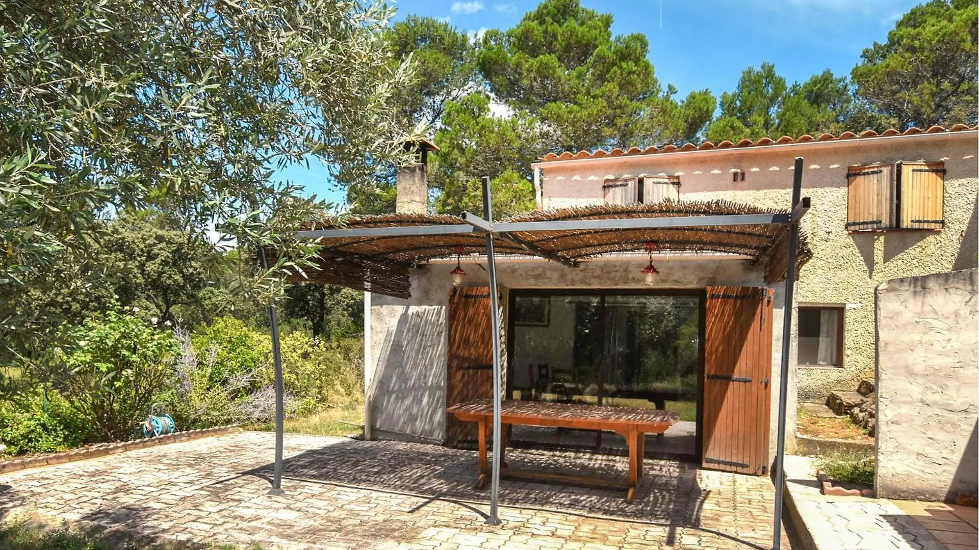 Holiday home Lovely Home In Uchaux With Outdoor Swimming Pool France